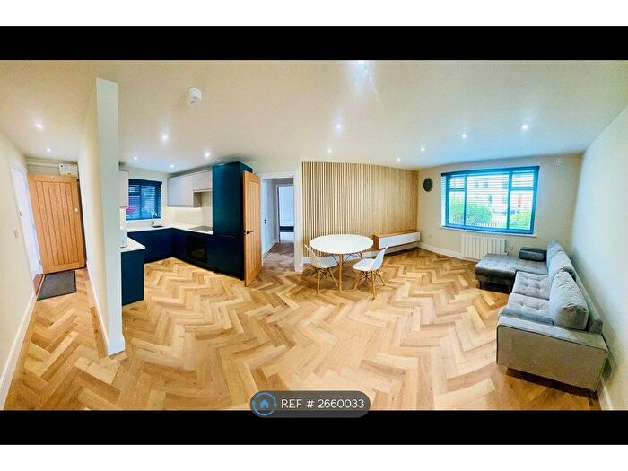 2 Bedroom Flat To Rent In Alexandra Court, Leamington Spa, CV31