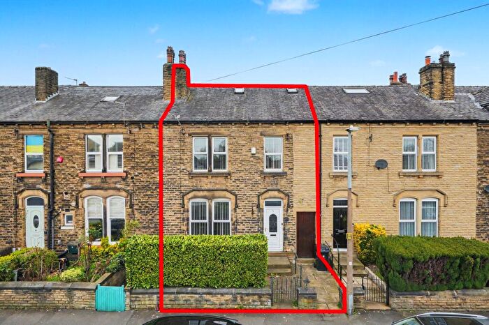 4 Bedroom Terraced House For Sale In Glebe Street, Huddersfield, HD1