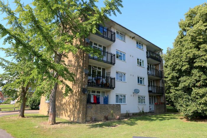 1 Bedroom Flat To Rent In Ladyshot, Harlow, CM20