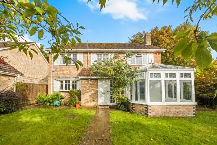 4 Bedroom Detached House To Rent In Russett Close, Lymington, SO41