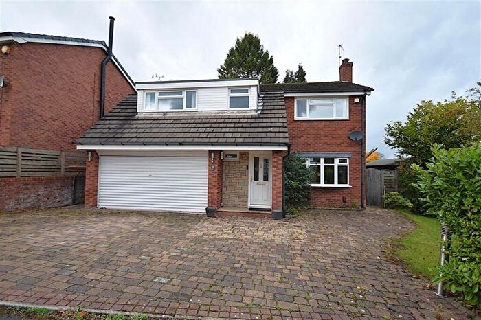 4 Bedroom Detached House For Sale In Elgin Avenue, Macclesfield, SK10