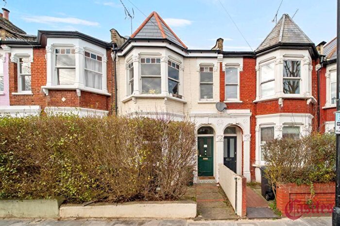 2 Bedroom Flat For Sale In Beresford Road, N8