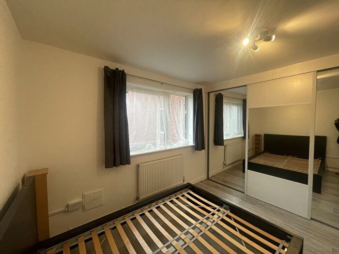 1 Bedroom Flat To Rent In Huxley Close, Northolt, UB5