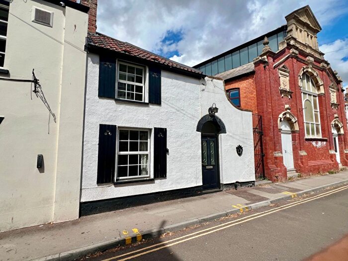 2 Bedroom End Terrace House For Sale In Middle Street, Taunton, TA1