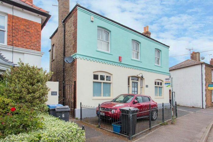 2 Bedroom Flat For Sale In High Street, Eastry, Sandwich CT13