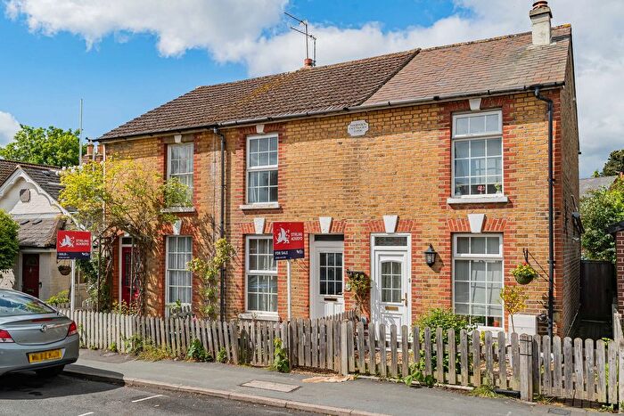 2 Bedroom Terraced House For Sale In Alexandra Road, Englefield Green, Surrey, TW20