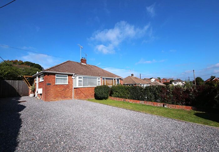 2 Bedroom Semi-Detached Bungalow For Sale In Bursledon Road, Hedge End, SO30