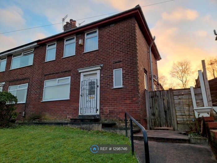 3 Bedroom Semi-Detached House To Rent In Deacons Drive, Salford M6