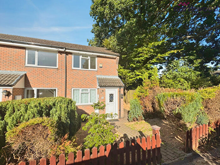2 Bedroom Semi-Detached House To Rent In Lynn Close, West End, SO18