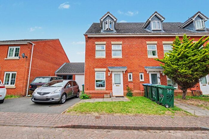 3 Bedroom Semi-Detached House For Sale In Firedrake Croft, Coventry, CV1