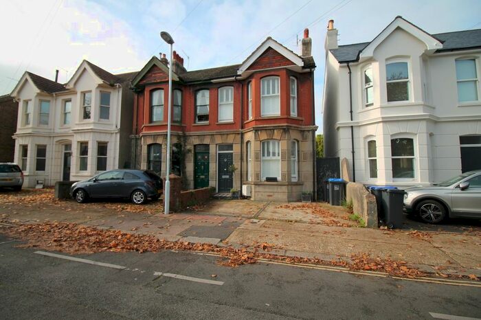 3 Bedroom Semi-Detached House To Rent In Upper High Street, Worthing, BN11
