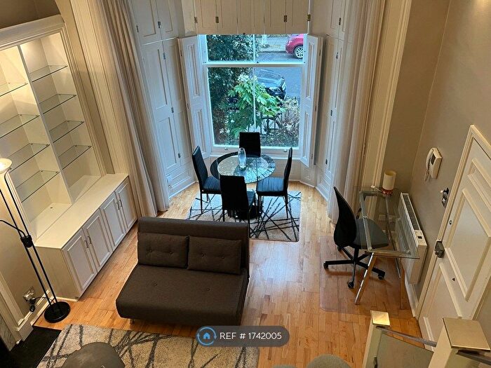 Studio To Rent In Earls Court, London, SW5