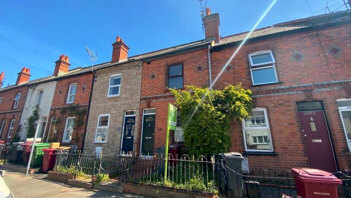 3 Bedroom Terraced House To Rent In Elgar Road, Reading, Berkshire, RG2