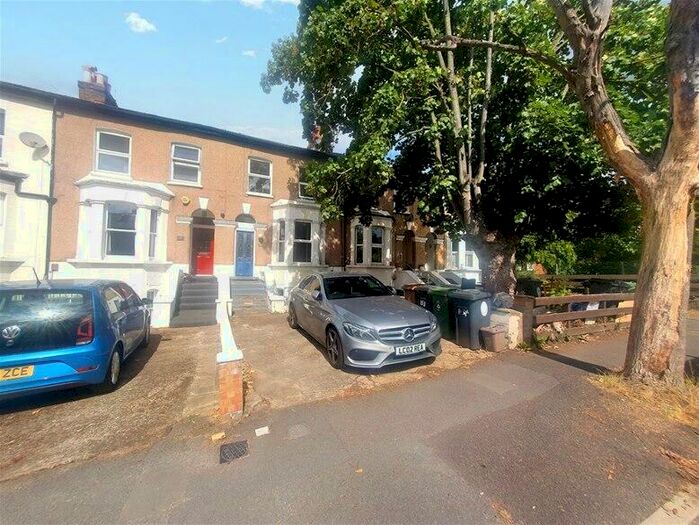 2 Bedroom Flat To Rent In Wallwood Road, Leytonstone, E11
