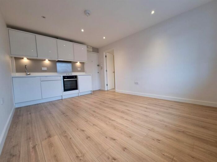 1 Bedroom Flat To Rent In Ewell Road, Surbiton, KT6