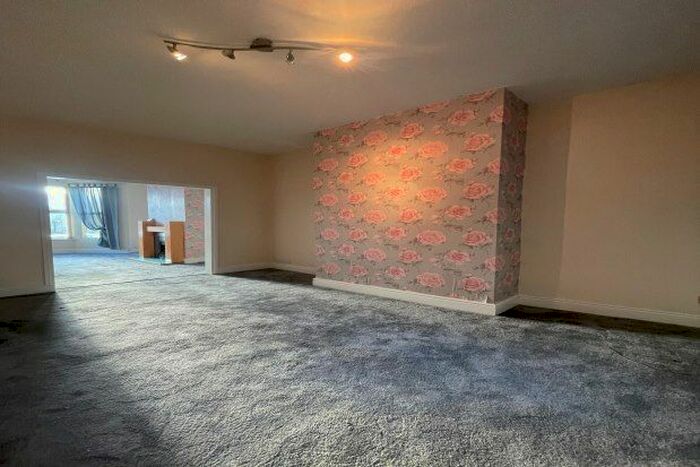 3 Bedroom Property To Rent In Padiham Road, Burnley, BB12