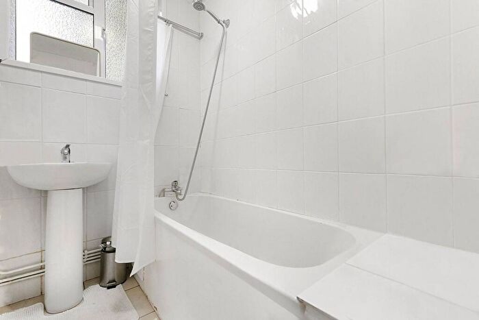 2 Bedroom Flat To Rent In Nightingale Lane, Nightingale Triangle, London, SW12