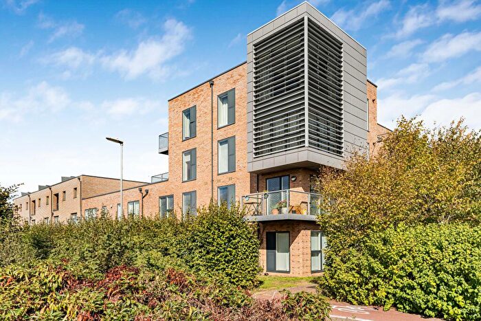 2 Bedroom Apartment For Sale In Harvest Road, Cambridge, CB2