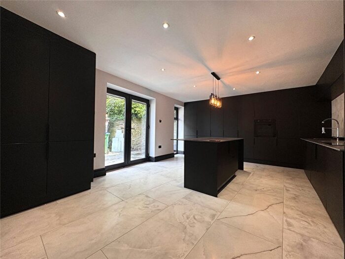 3 Bedroom Bungalow To Rent In Lane Bottom, Newhey, Rochdale, Greater Manchester, OL16