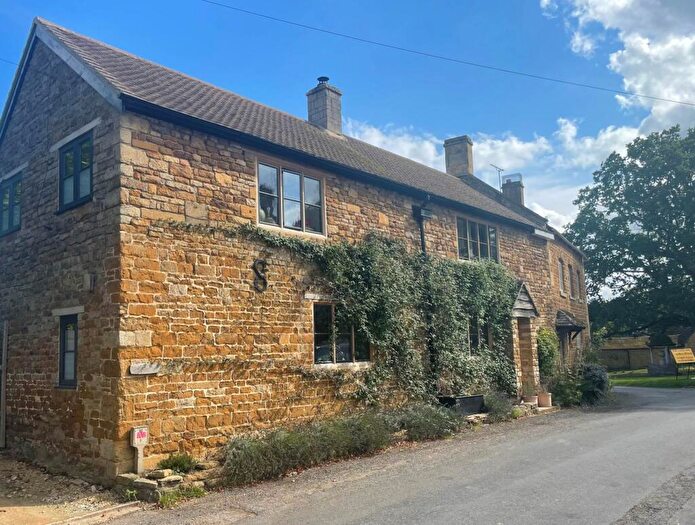 4 Bedroom Cottage For Sale In Barton On The Heath, GL56