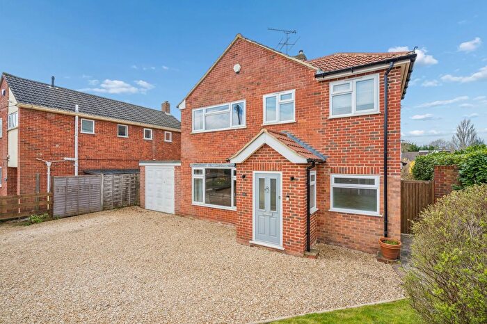 4 Bedroom Detached House For Sale In Greenfield End, Chalfont St. Peter, Gerrards Cross, Buckinghamshire, SL9