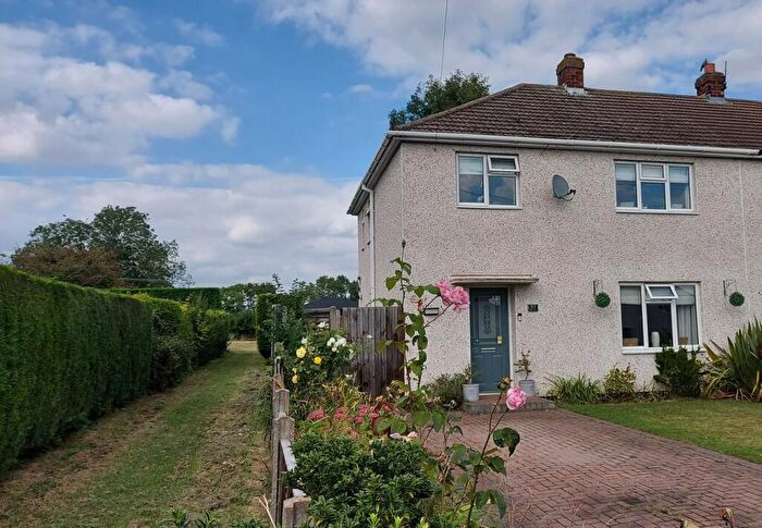 3 Bedroom Semi-Detached House For Sale In The Crescent, Morton, Bourne, PE10