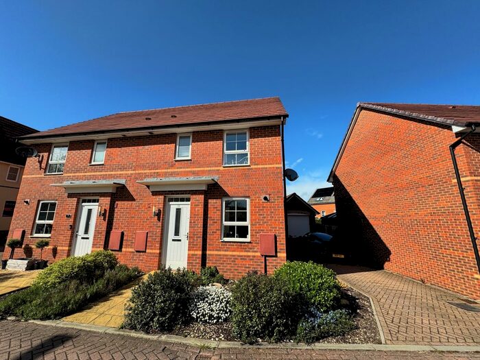 3 Bedroom Semi-Detached House To Rent In Doris Bunting Road, Romsey, SO51