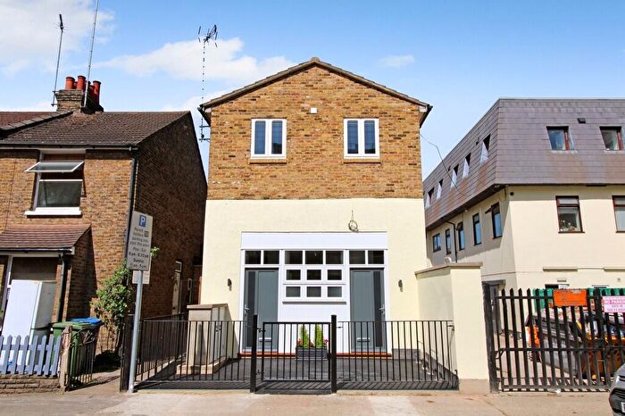 1 Bedroom Ground Maisonette To Rent In Dunbar Road, New Malden, KT3