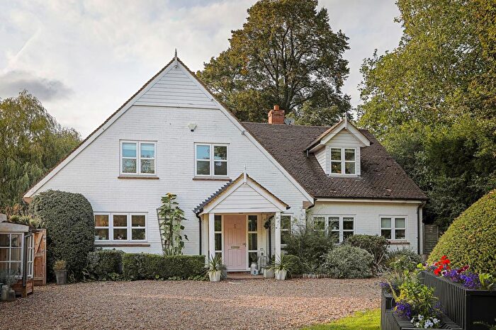 5 Bedroom Detached House For Sale In Peppard Common, Henley-On-Thames, RG9