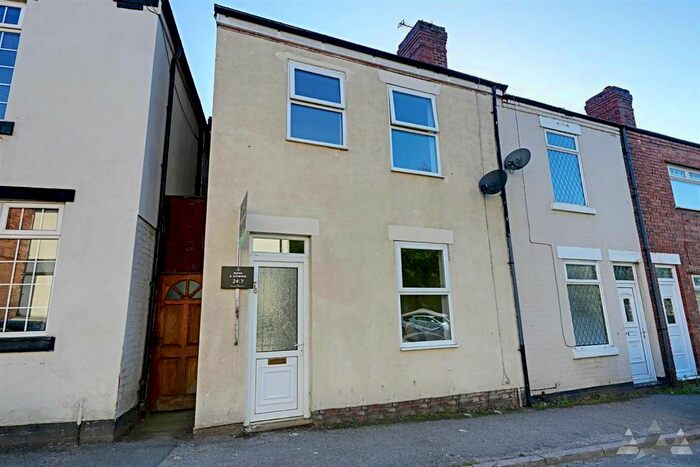 3 Bedroom End Of Terrace House To Rent In Station Road, North Wingfield, Chesterfield, Derbyshire, S42