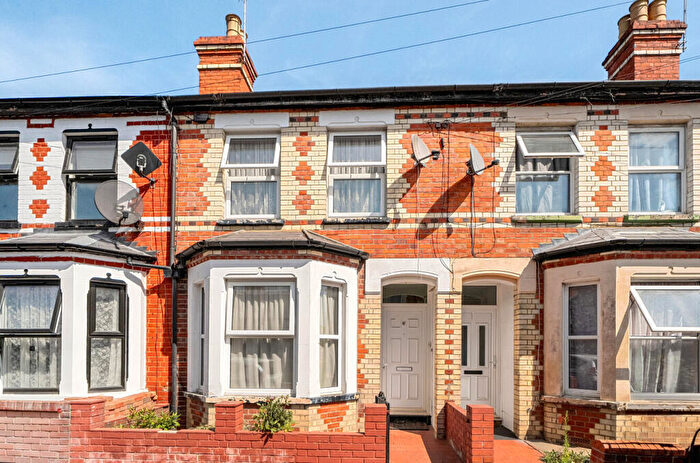 2 Bedroom Terraced House For Sale In Curzon Street, Reading, Berkshire, RG30