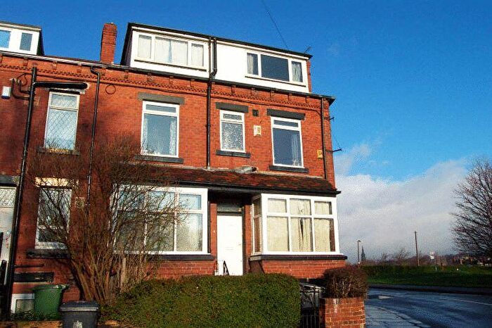 4 Bedroom End Of Terrace House To Rent In Talbot Mount, Burley, Leeds, LS4