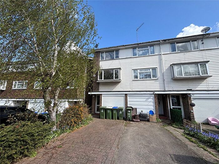 3 Bedroom Town House To Rent In Silver Spring Close, Erith, Kent, DA8