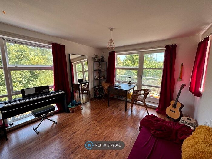 1 Bedroom Flat To Rent In St. Georges Way, London, SE15