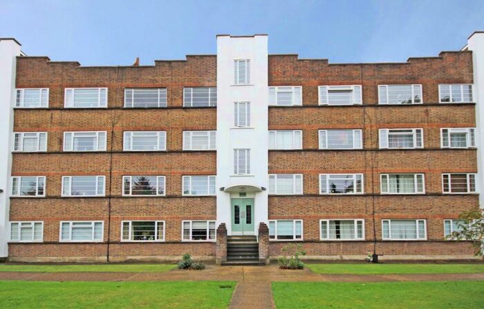 2 Bedroom Flat To Rent In Park Road, Hampton Wick, KT1