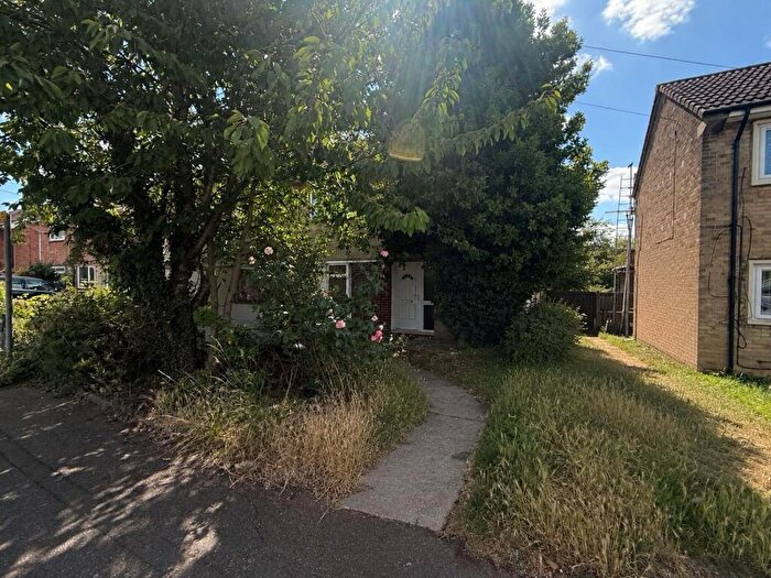 3 Bedroom Semi Detached House For Sale In Figtree Walk, Peterborough, PE1