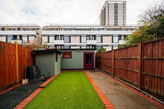 2 Bedroom Property To Rent In Elm Friars Walk, Camden Town, NW1