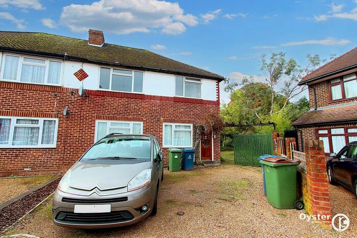 2 Bedroom Flat To Rent In Cairn Way, Stanmore, HA7