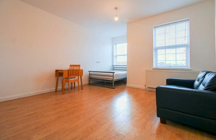 Studio To Rent In Lower Addiscombe Road, Addiscombe, Croydon, CR0