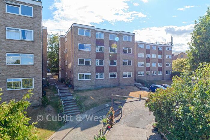 1 Bedroom Apartment For Sale In Carshalton Grove, Sutton, Surrey, SM1