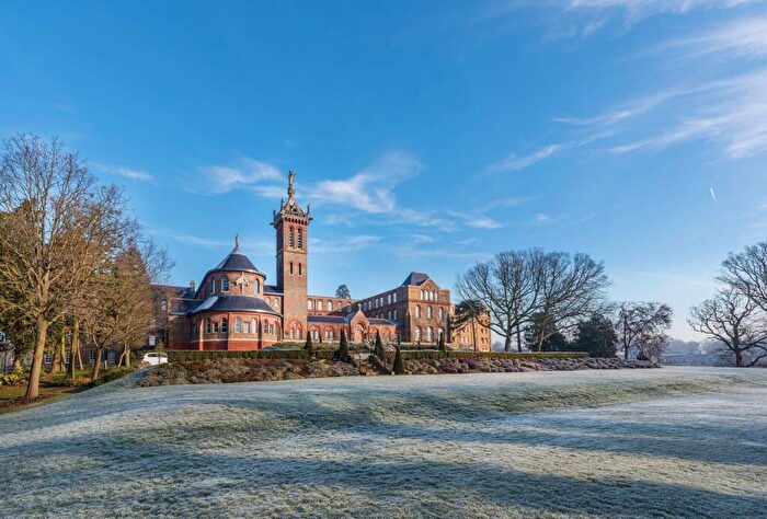 4 Bedroom House To Rent In Holborn Close, Mill Hill, London, NW7