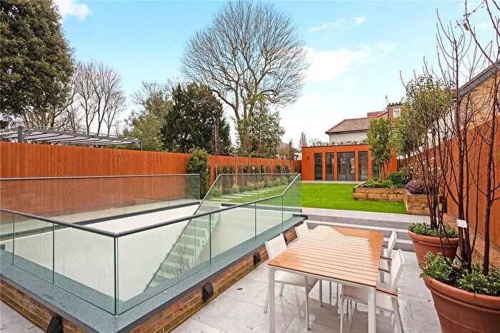 6 Bedroom Semi-detached House To Rent In Trinity Road, London, SW18