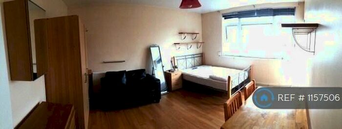 3 Bedroom Flat To Rent In Landmann House, SE16