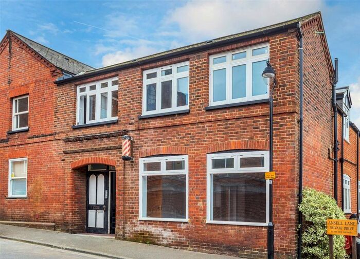 2 Bedroom Flat To Rent In Ansell Road, Dorking RH4