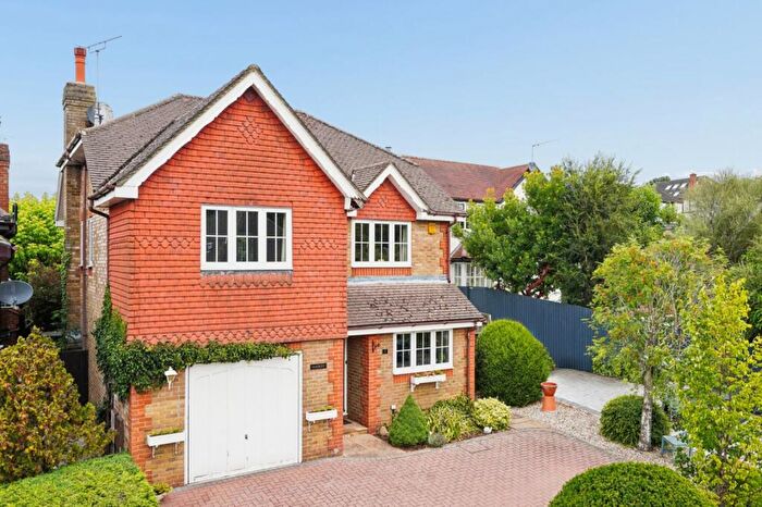 4 Bedroom Detached House For Sale In Beacon Close, Chalfont St. Peter, Gerrards Cross, Buckinghamshire, SL9