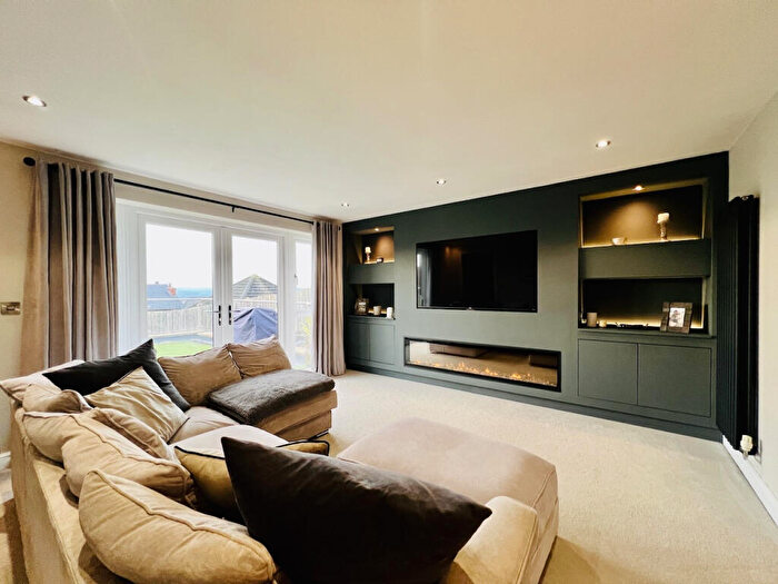 4 Bedroom Detached House For Sale In South View, New Road, Staincross, Barnsley, S75