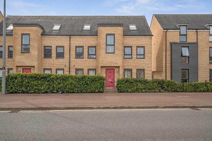 4 Bedroom Semi Detached House For Sale In Fen Street, Milton Keynes, Buckinghamshire, MK10