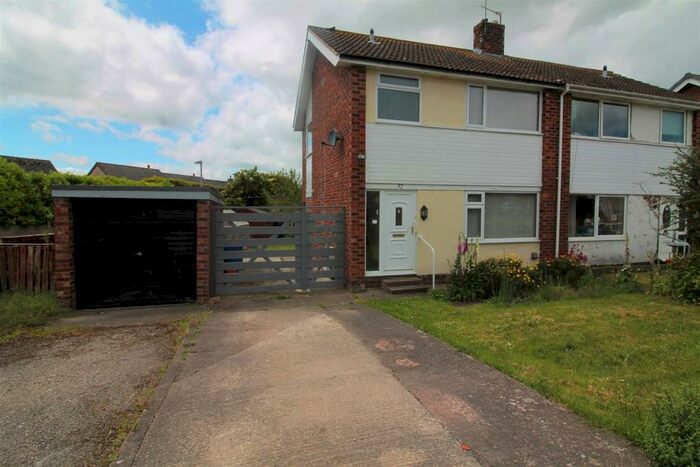 3 Bedroom Semi-Detached House To Rent In Heol Hendre, Rhuddlan, LL18