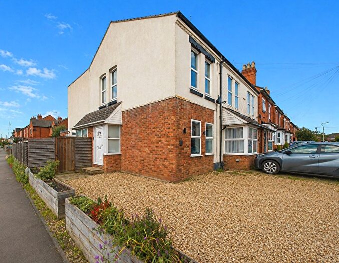 3 Bedroom End Of Terrace House For Sale In Mcintyre Road, Worcester, Worcestershire, WR2