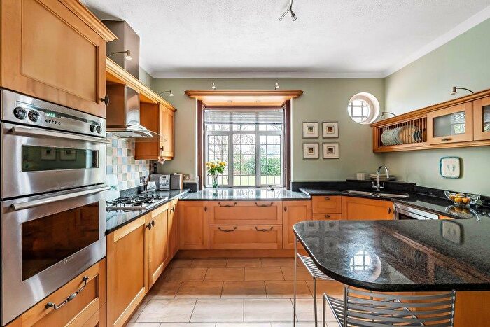 4 Bedroom Detached House For Sale In Meadowside, Great Bookham, KT23